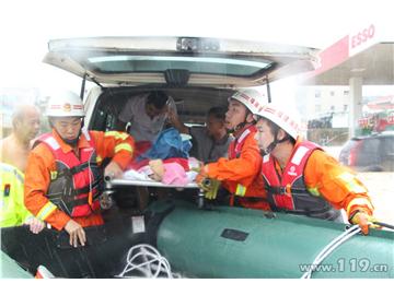 与台风竞速，与洪水赛跑——福建消防迎击台风“鲇鱼”